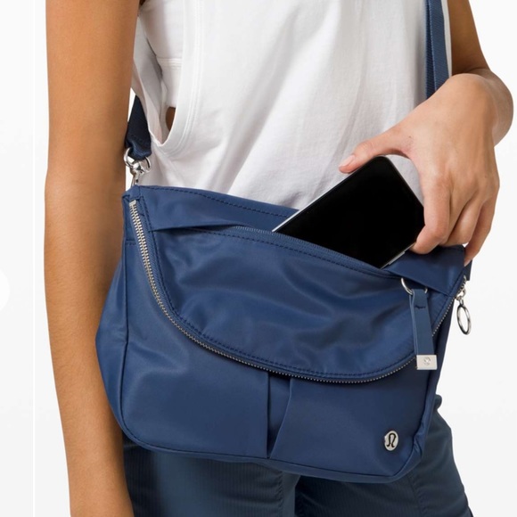 lululemon athletica Handbags - Lululemon All Night Festival Bag *5L
Ink Blue